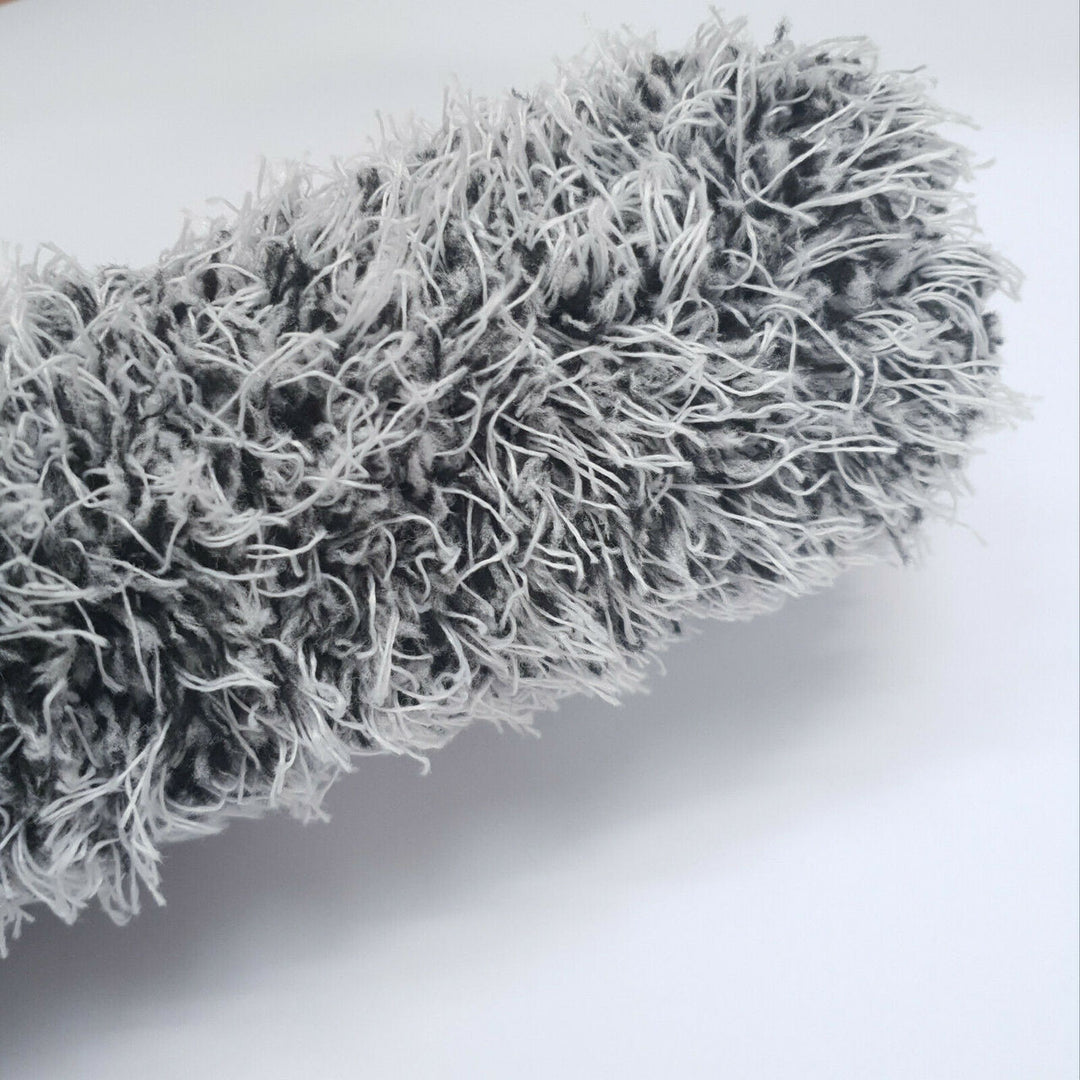 Premium Microfibre wheel brush Black/White