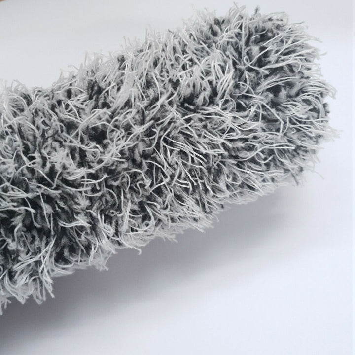 Premium Microfibre wheel brush Black/White