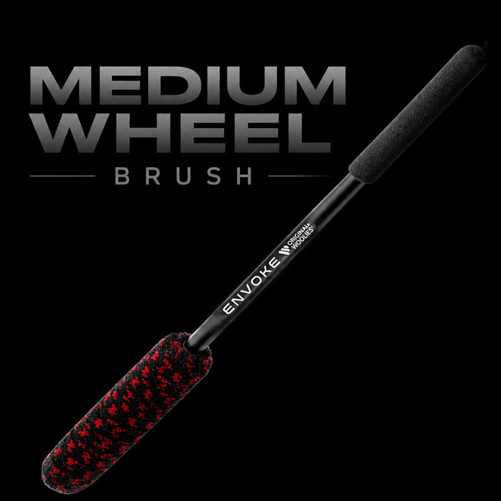 Envoke Wheel Woolie Brush MD straight 18" handle