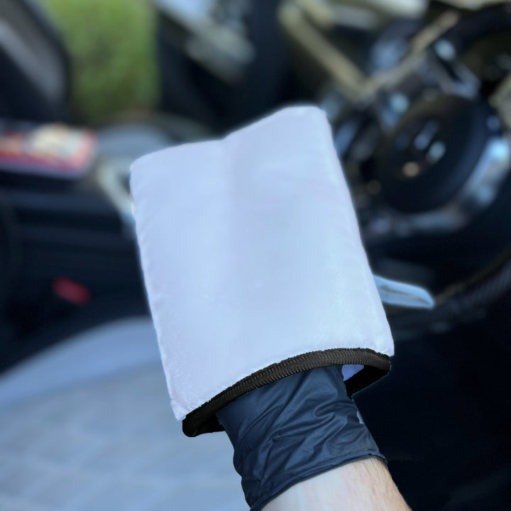 Microfibre Interior Scrub Mitt for Leather, Vinyl and hard surfaces cleaning